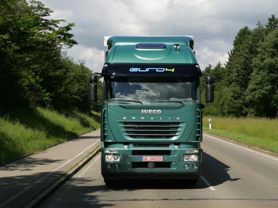  Iveco Stralis 480 2002 года  (фото 1 из 10)